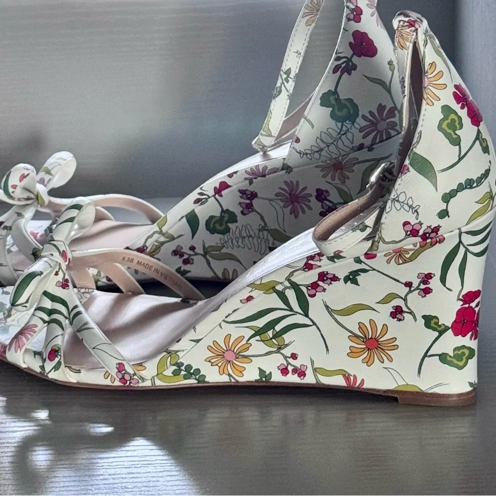 Kate Spade New York Flamenco Floral Bow Wedge LeatherSandals - White and color - Picture 9 of 9